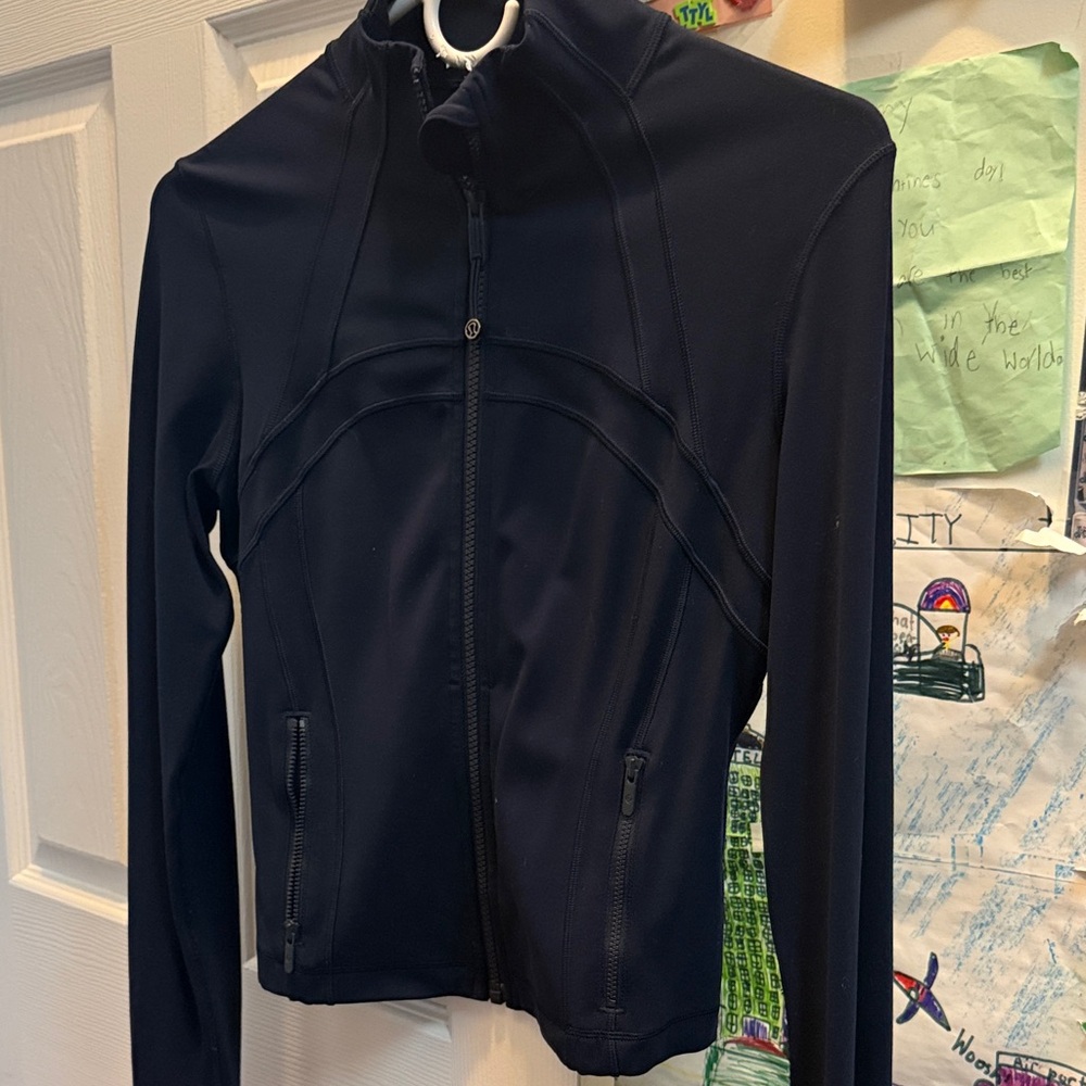 Women’s lululemon define cropped Jacket - true navy size 6 from smoke free home
